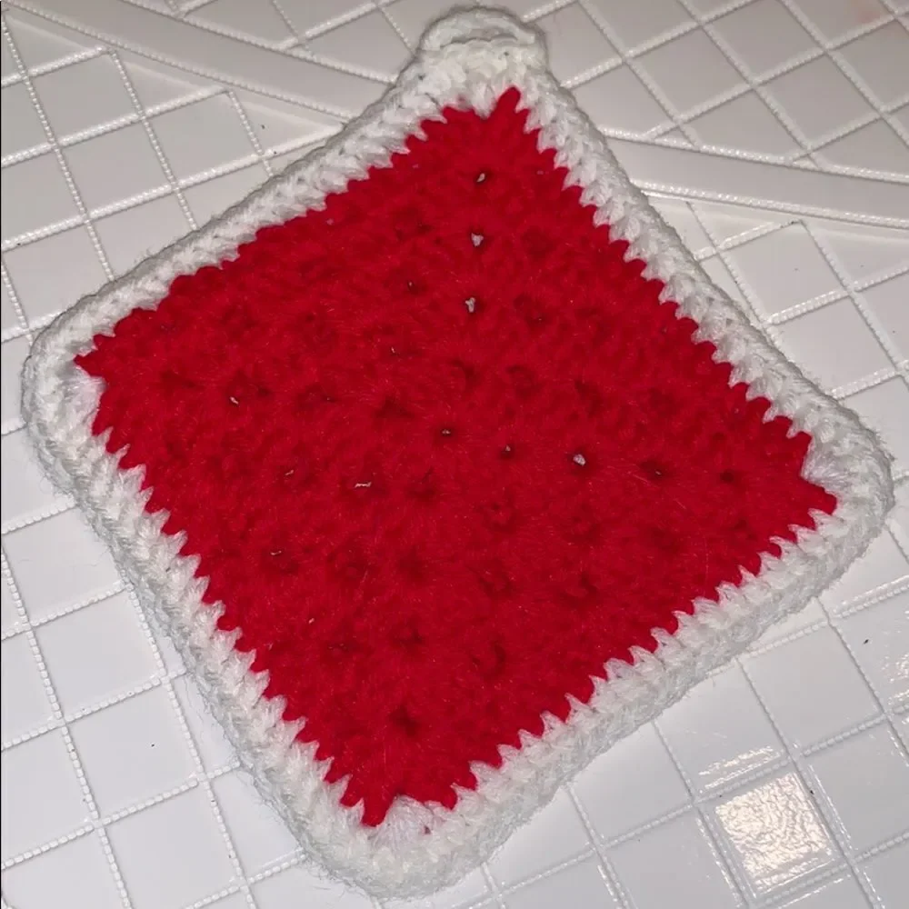 Vtg 3 crocheted yarn trivets/pot holders 🧶‎
